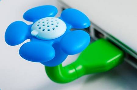 USB Scent Flower makes you feel among flowers