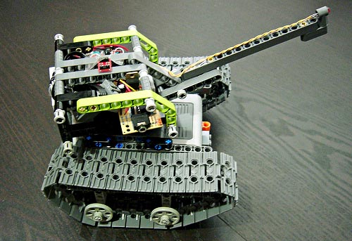 Remote control PicAxe LEGO tank