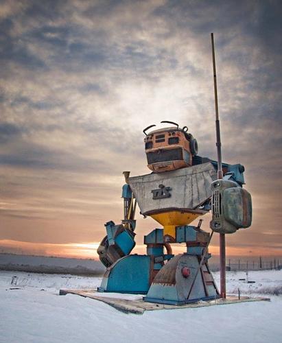 Huge autobot guard from Ukraine