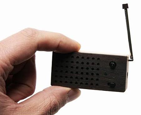 Motz Tiny Wooden Emotion Speaker Integrated FM Radio