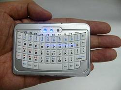 Credit Card-Sized EFO Mini Wireless Bluetooth Keyboard