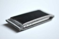 Handmade iPhone 4 Sleeve Doubled as Wallet