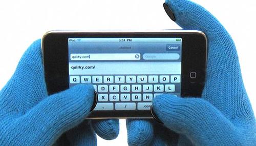 Quirky Digits Glove Button Pin Lets You Enjoy iPhone in Winter
