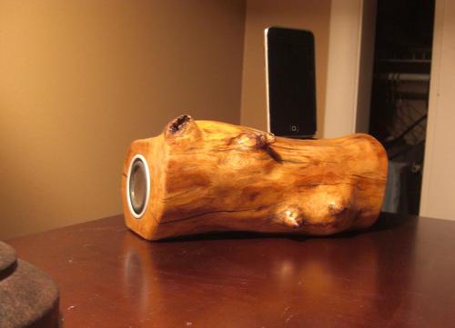 Handmade Wooden iPod Dock Speaker