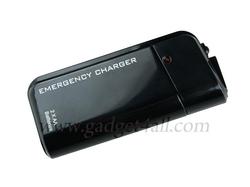 portable_emergency_charger_with_led_flashlight_2.jpg