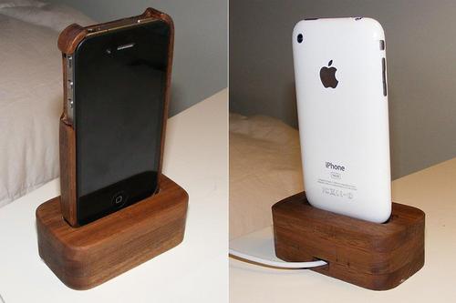 Wooden iPhone 4 Case and Charging Dock