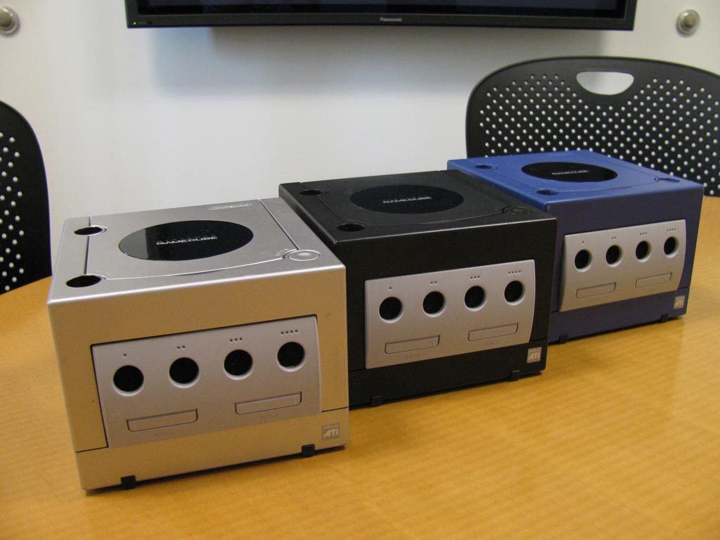 Nintendo GameCube Desktop Organizer | Gadgetsin