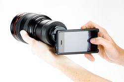 iPhone SLR Mount Turns Your iPhone into DSLR Camera