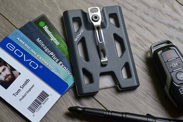 GOVO Badge Holder Serves as Slim Wallet