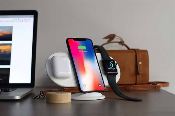 Plux Wireless Charging Station for iPhone X/8, AirPods and Apple Watch