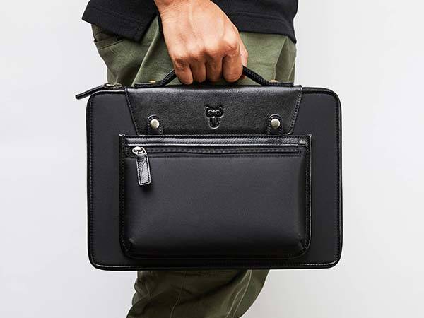 http://gadgetsin.com/uploads/2018/06/handmade_leather_laptop_bag_with_detachable_front_pouch_1.jpg