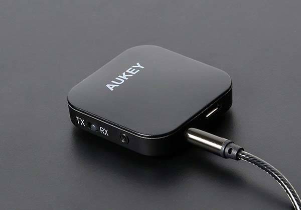Aukey BR C19 Bluetooth Audio Transmitter And Receiver With AptX And Aukey BR C19 Bluetooth Audio Transmitter And Receiver With AptX And