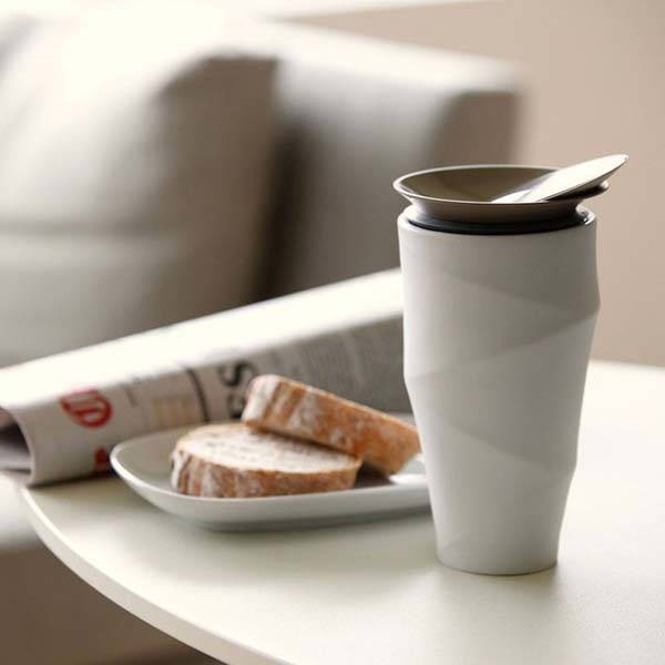 Wave Commuter Porcelain Mug with a Coffee Dripper