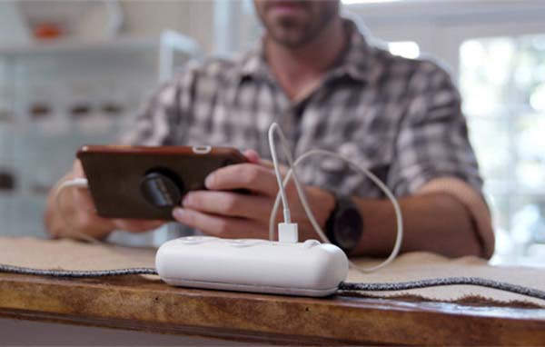 SlideWire Slidable Power Strip with Two USB 3.0 Ports