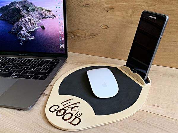 Handmade Engraving Wooden Mouse Pad with Phone Holder