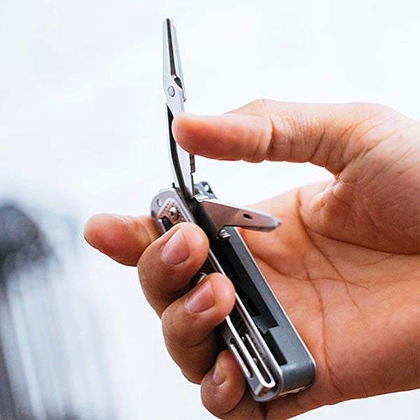 Leatherman Free T4 EDC Multitool Pocket Knife with Magnetic Locking