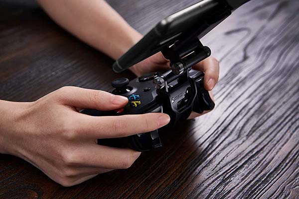 8Bitdo Xbox Controller Phone Clip for Android