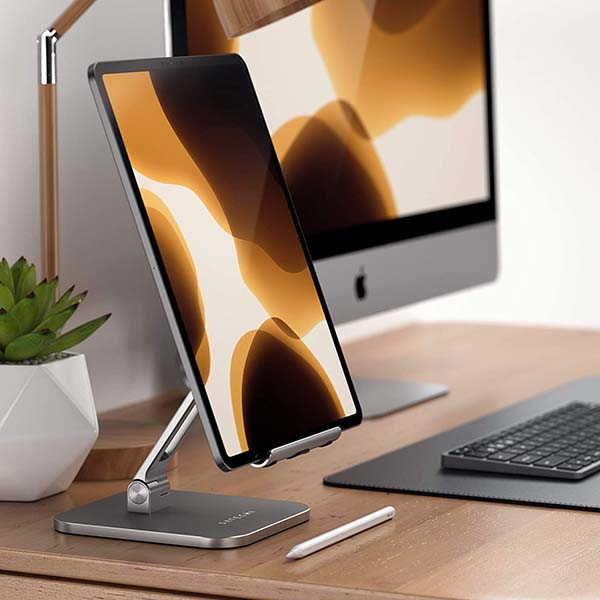 Satechi Aluminum Desktop Stand for iPad and iPhone