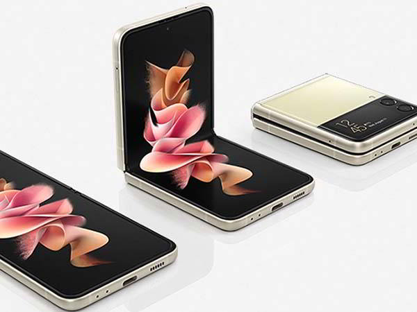 Samsung Galaxy Z Flip3 5G with a Horizontally Foldable Display