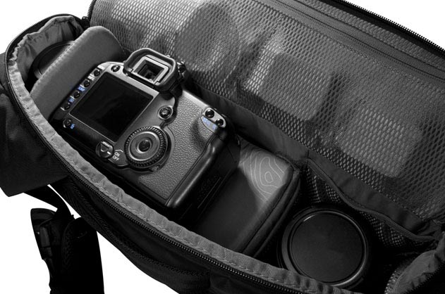 Incase Sling Pack Camera Bag | Gadgetsin