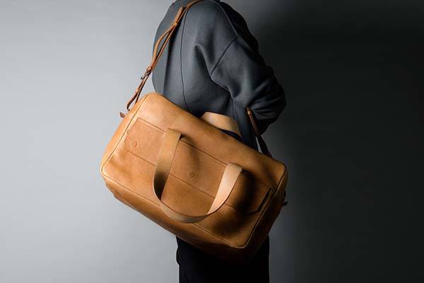 Hard Graft Overhand Leather Holdall Bag | Gadgetsin