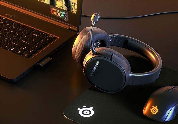 SteelSeries Arctis 1 Wireless Gaming Headset with Detachable Microphone